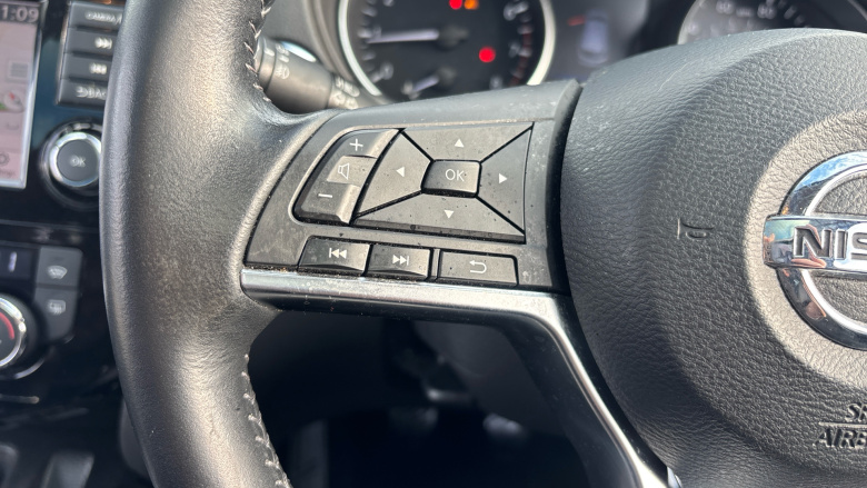 Nissan Qashqai 1.3 DiG-T 160 Tekna 5dr Petrol Hatchback